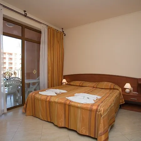 Palazzo 4* 阳光海滩